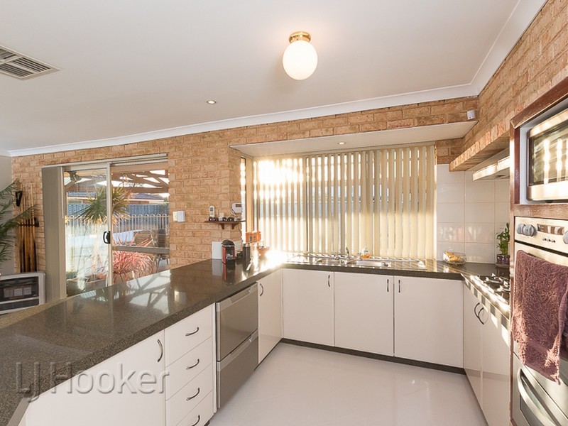 34 Manly Crescent, Warnbro WA 6169