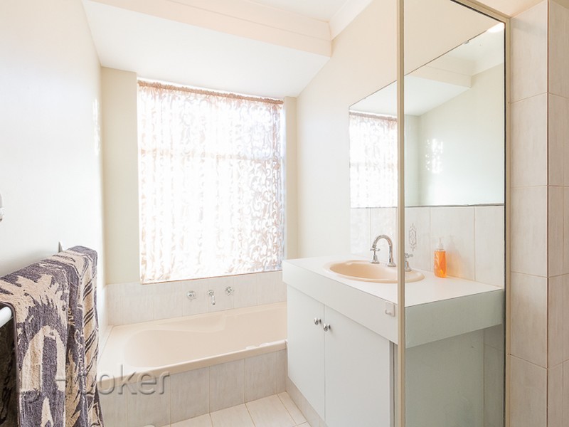 34 Manly Crescent, Warnbro WA 6169