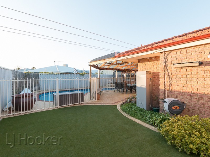 34 Manly Crescent, Warnbro WA 6169