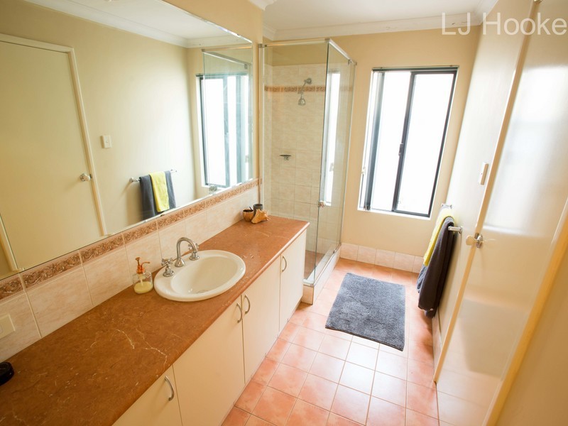 6 Barossa Approach, Rockingham WA 6168