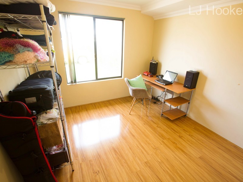 6 Barossa Approach, Rockingham WA 6168