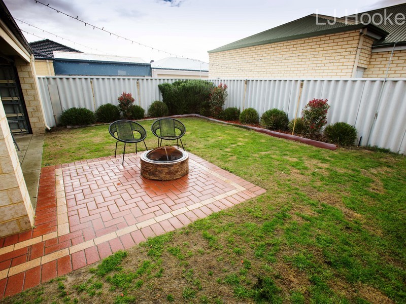 6 Barossa Approach, Rockingham WA 6168