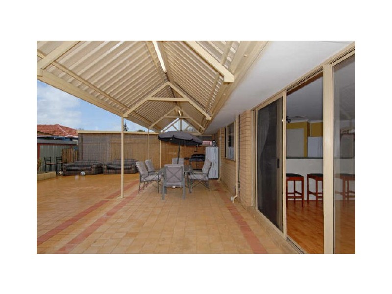 4 Avalon Place, Waikiki WA 6169