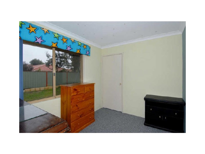 4 Avalon Place, Waikiki WA 6169