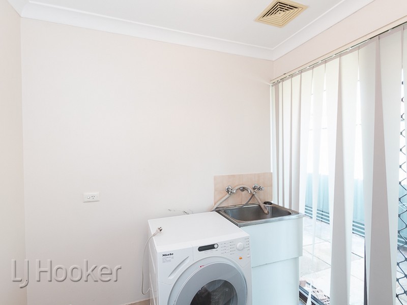 24 Carnegie Loop, Cooloongup WA 6168