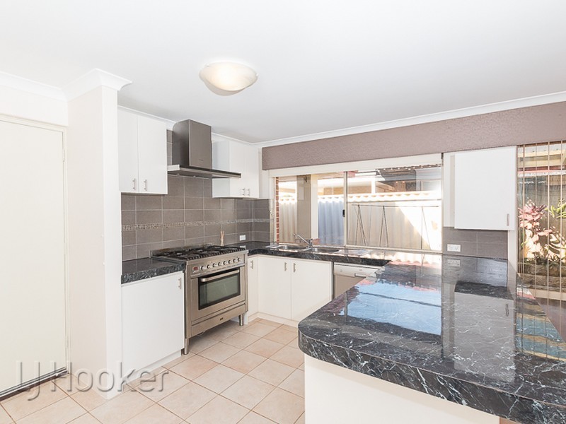 17 Mayflower Close, Port Kennedy WA 6172