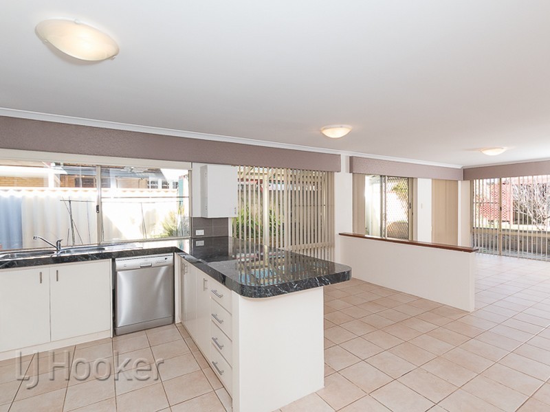 17 Mayflower Close, Port Kennedy WA 6172