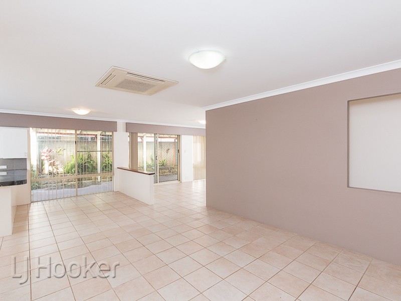 17 Mayflower Close, Port Kennedy WA 6172