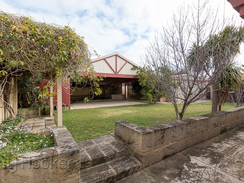 17 Mayflower Close, Port Kennedy WA 6172