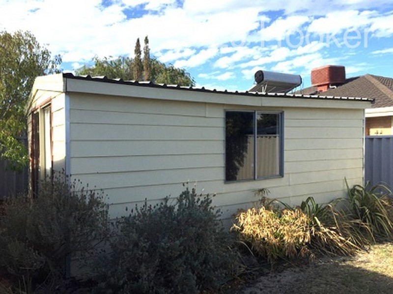 11 Silver Grove, Warnbro WA 6169