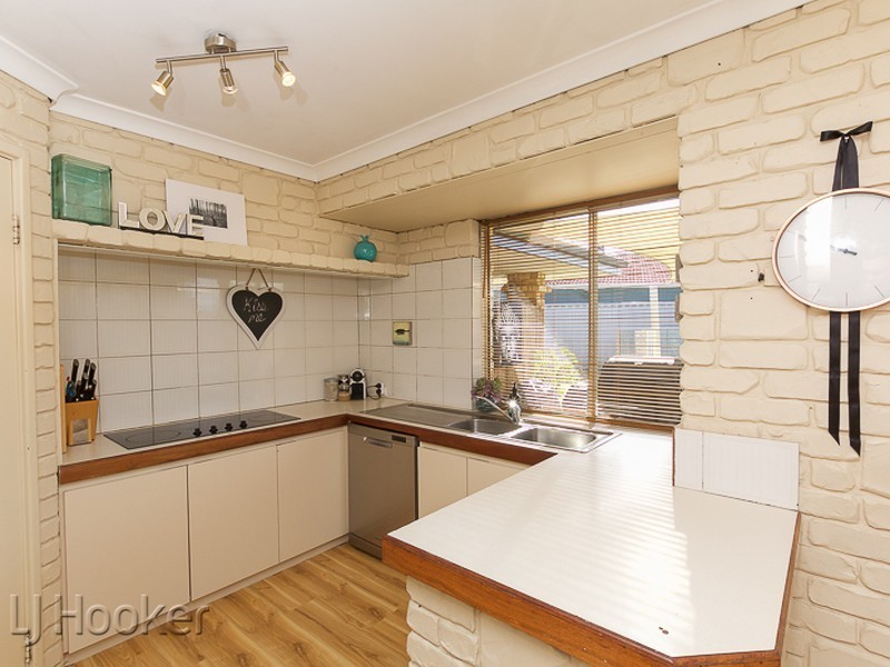 6 Dundee Close, Warnbro WA 6169