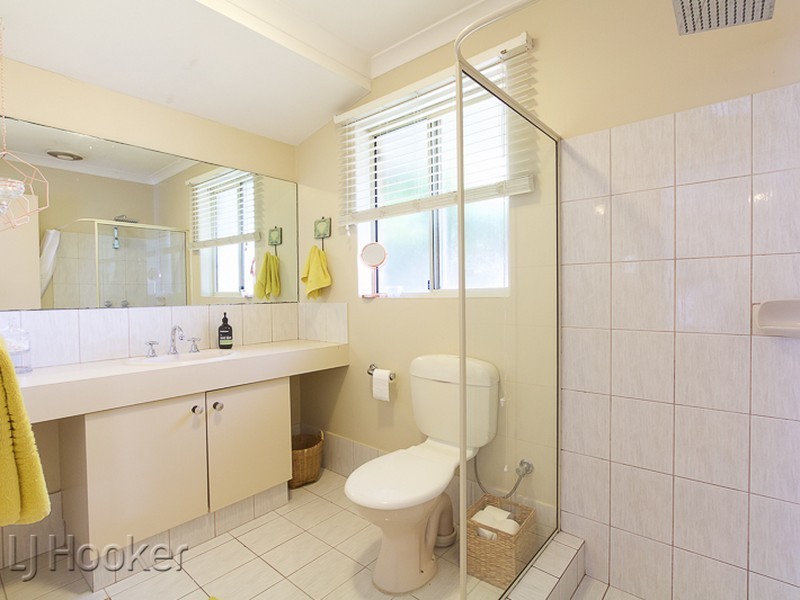 6 Dundee Close, Warnbro WA 6169