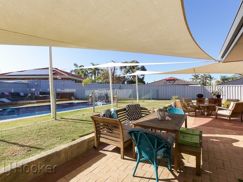 6 Dundee Close, Warnbro WA 6169