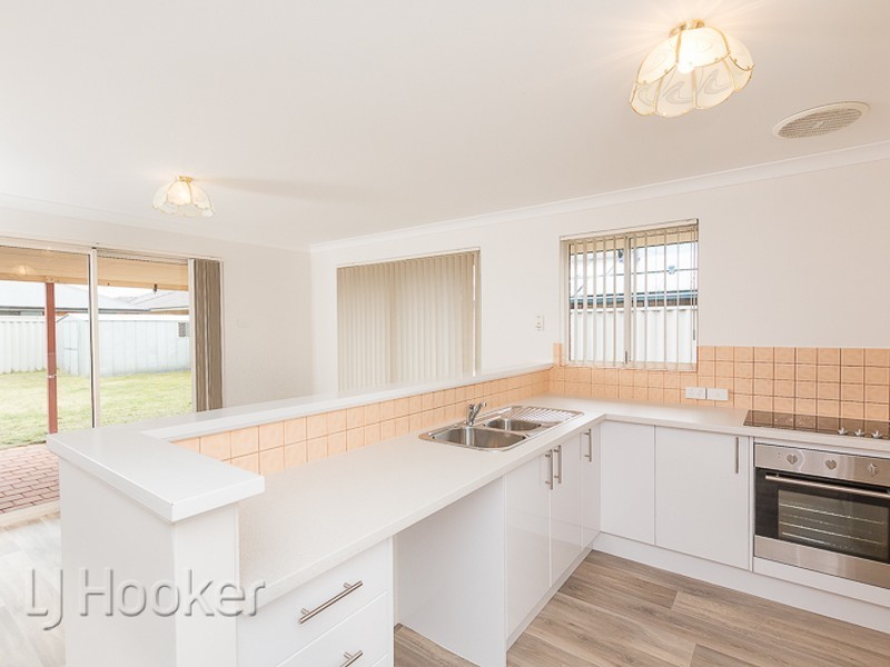 12 Seaspray Place, Waikiki WA 6169