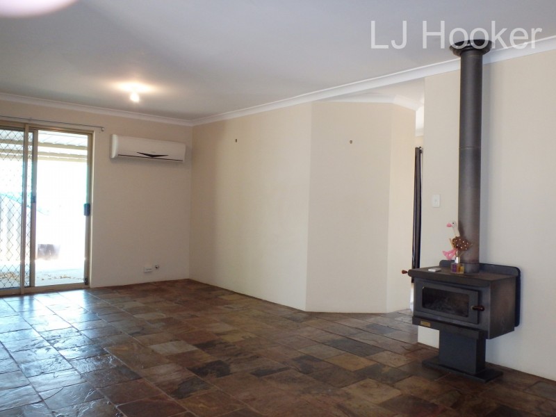 4 Darkins Retreat, Parmelia WA 6167