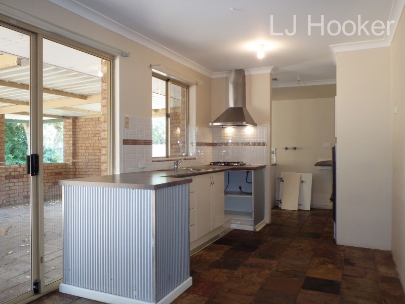 4 Darkins Retreat, Parmelia WA 6167
