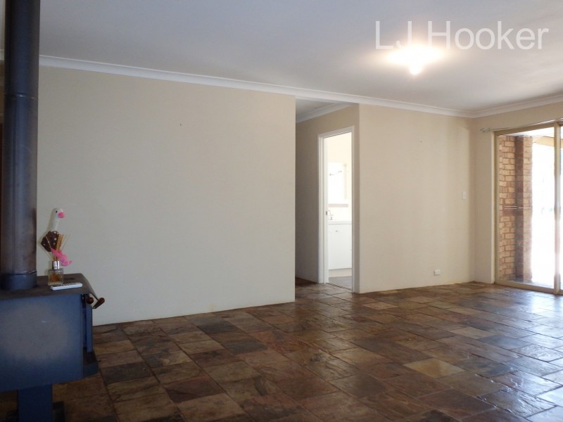 4 Darkins Retreat, Parmelia WA 6167