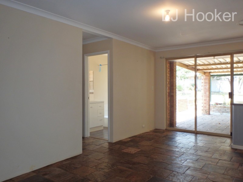 4 Darkins Retreat, Parmelia WA 6167