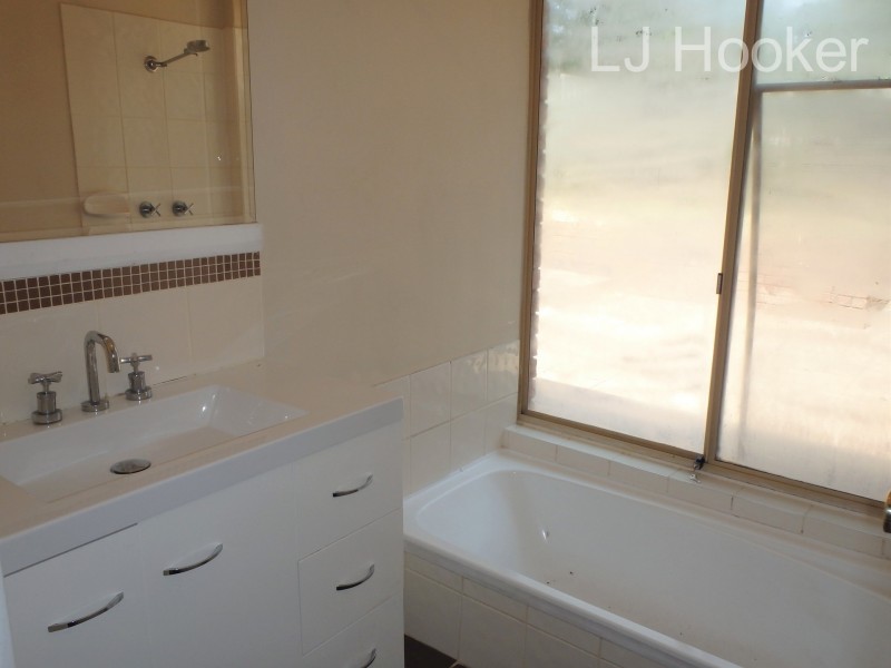 4 Darkins Retreat, Parmelia WA 6167