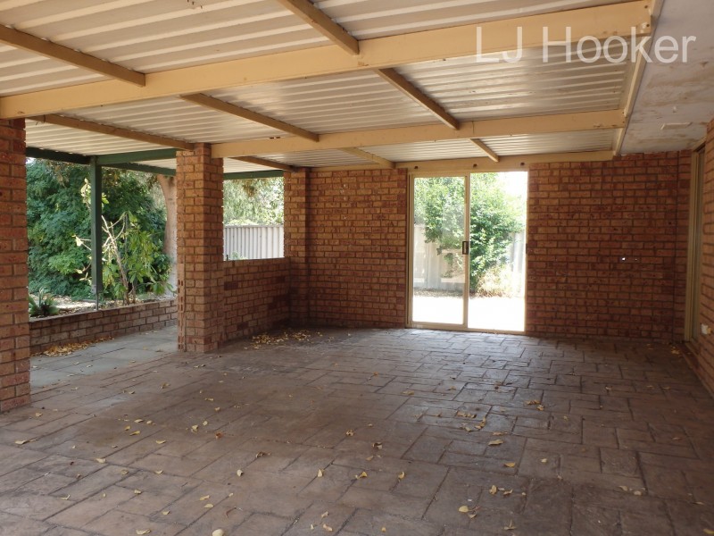 4 Darkins Retreat, Parmelia WA 6167