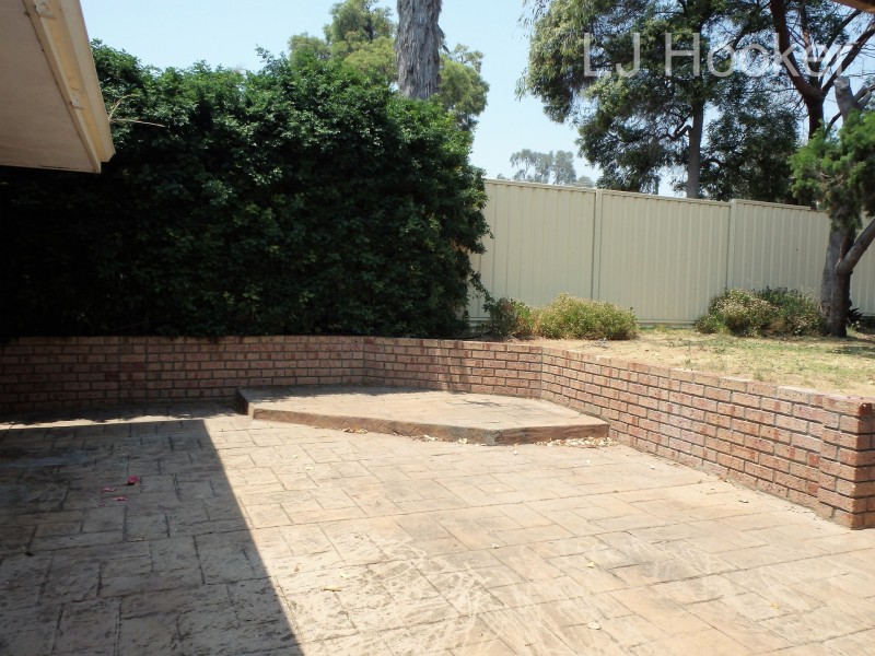 4 Darkins Retreat, Parmelia WA 6167