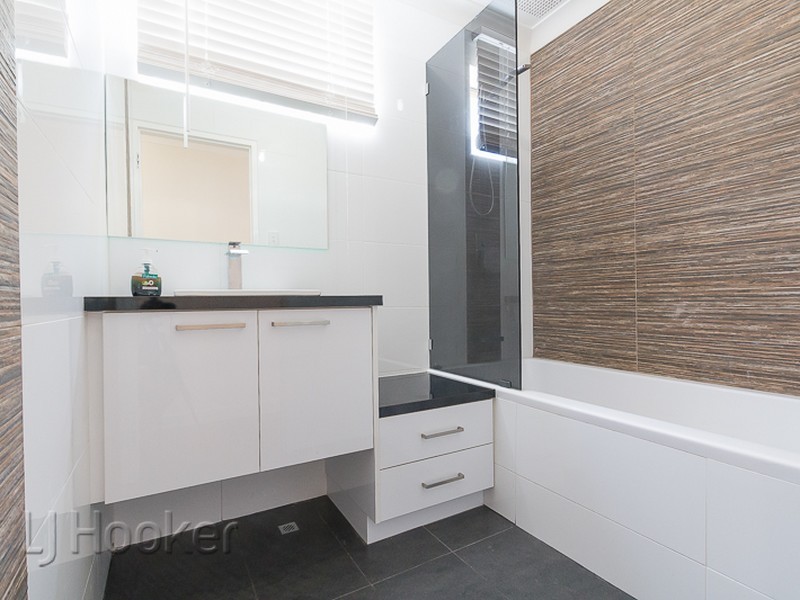 30 Adina Way, Rockingham WA 6168