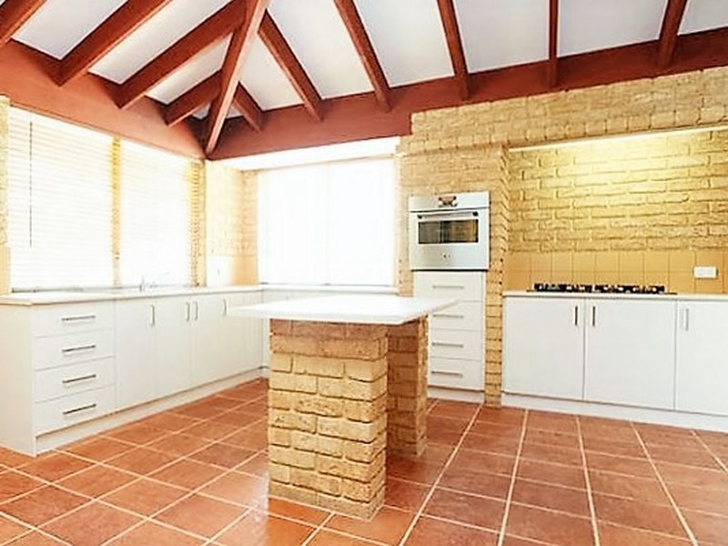 14 Abalone Crescent, Waikiki WA 6169