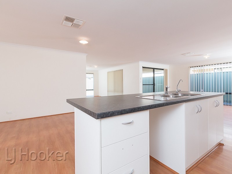 12 Searchers Crescent, Baldivis WA 6171