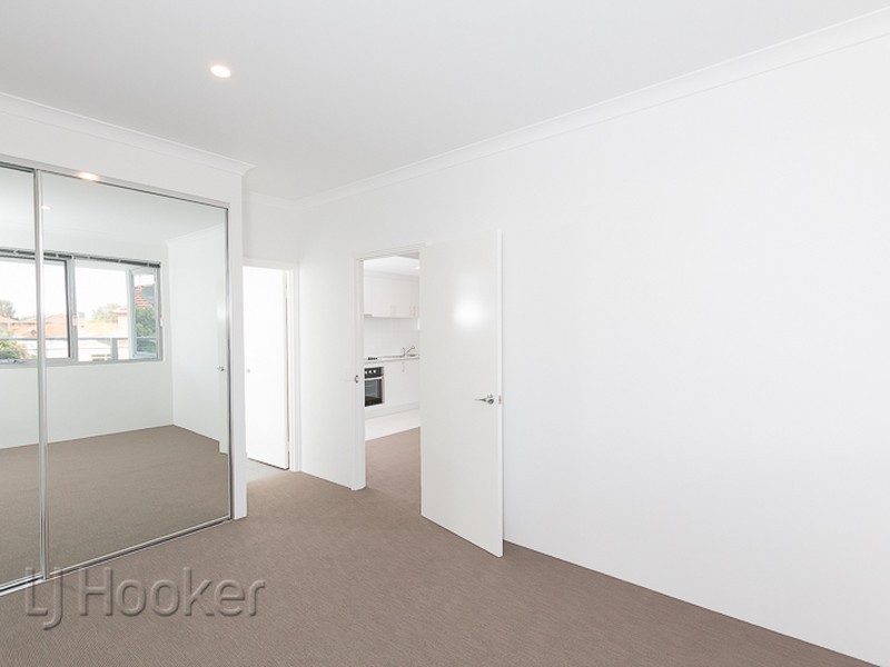 6/102 Kent Street, Rockingham WA 6168