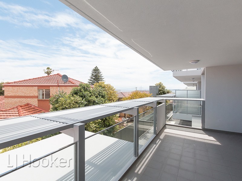 6/102 Kent Street, Rockingham WA 6168