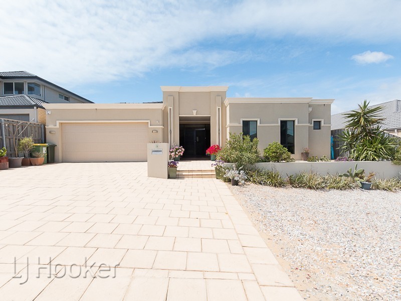 5 Buttercup Parkway, Halls Head WA 6210