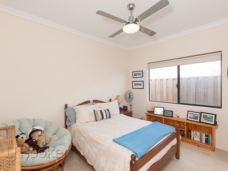 5 Buttercup Parkway, Halls Head WA 6210