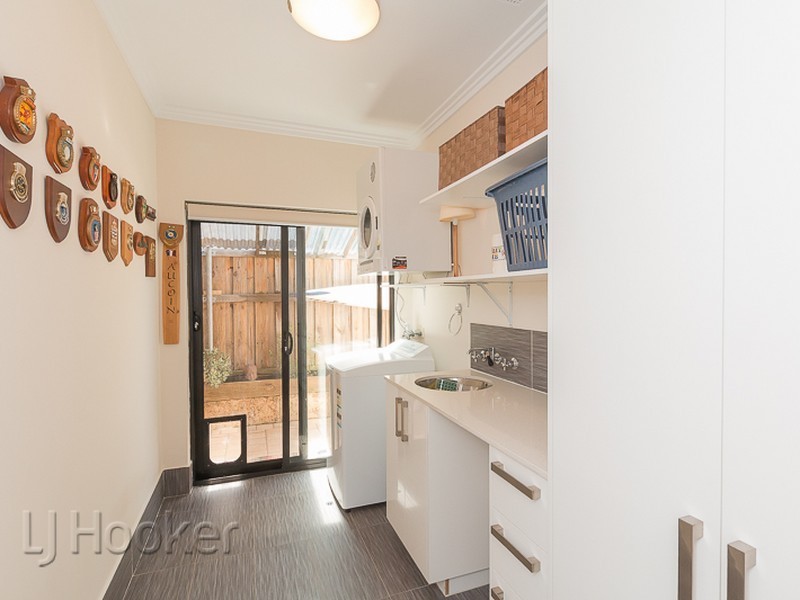 5 Buttercup Parkway, Halls Head WA 6210