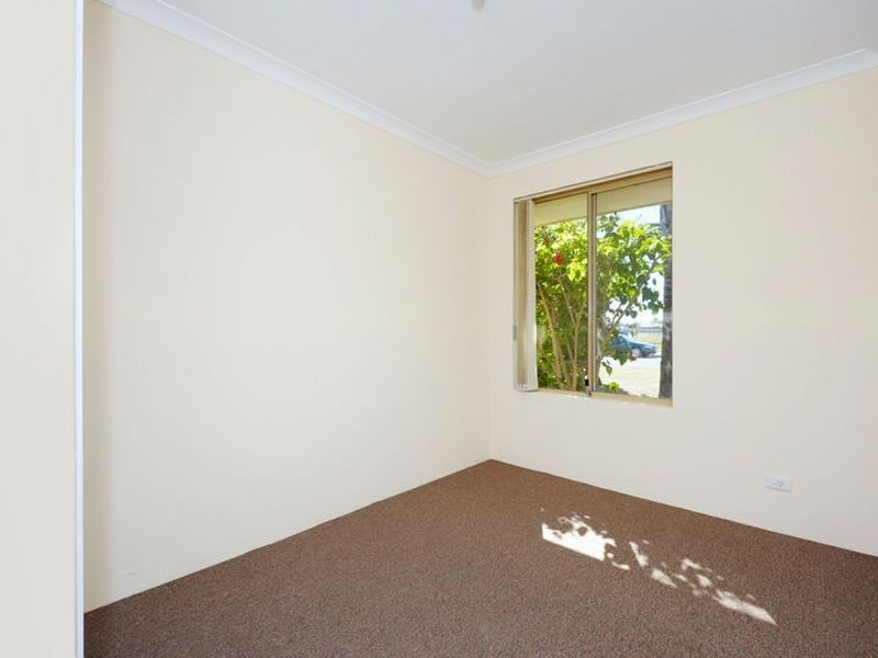 6 Gibb Road, Waikiki WA 6169