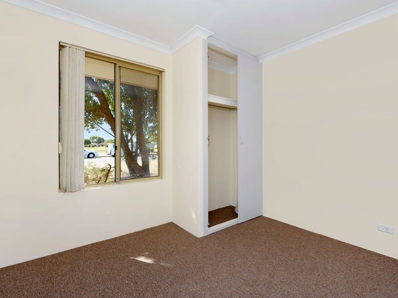 6 Gibb Road, Waikiki WA 6169