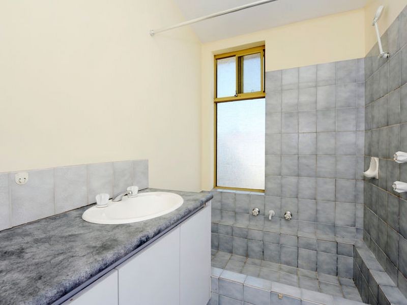 6 Gibb Road, Waikiki WA 6169