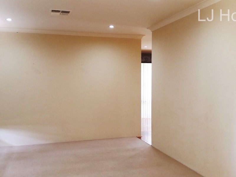 33 Runnymede Gate, Wellard WA 6170