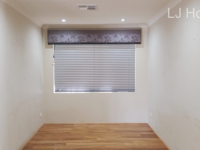 33 Runnymede Gate, Wellard WA 6170