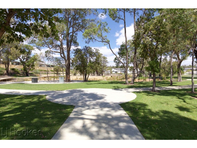 33 Runnymede Gate, Wellard WA 6170