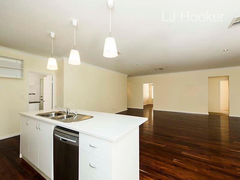 21 Bramston Circus, Secret Harbour WA 6173