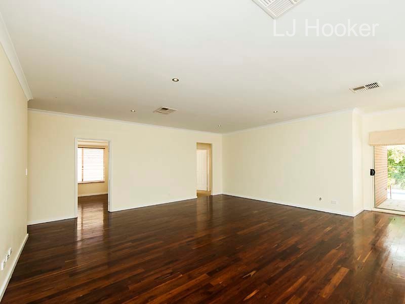 21 Bramston Circus, Secret Harbour WA 6173