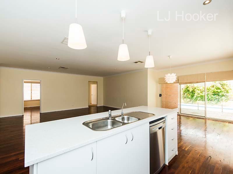 21 Bramston Circus, Secret Harbour WA 6173