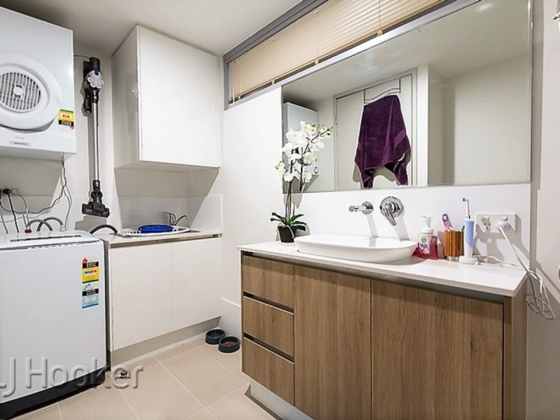 12/24 Flinders Lane, Rockingham WA 6168