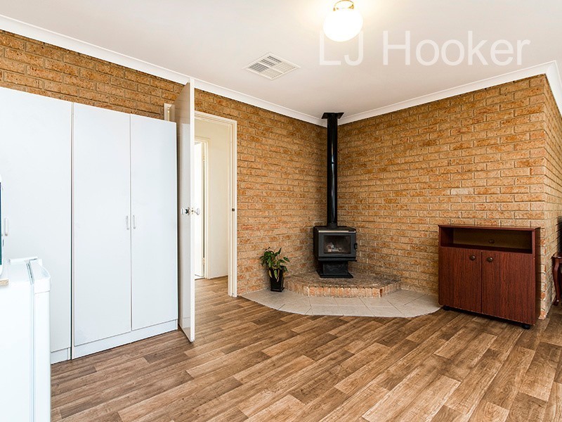 13 Woodbridge Drive, Cooloongup WA 6168