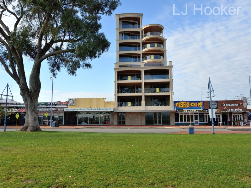 2/3 Rockingham Beach Road, Rockingham WA 6168