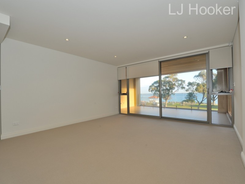 2/3 Rockingham Beach Road, Rockingham WA 6168