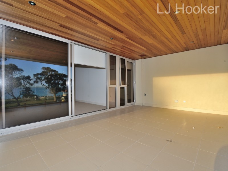2/3 Rockingham Beach Road, Rockingham WA 6168