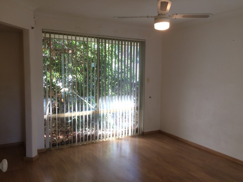 4 The Ramble, Parmelia WA 6167