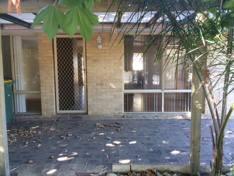 4 The Ramble, Parmelia WA 6167