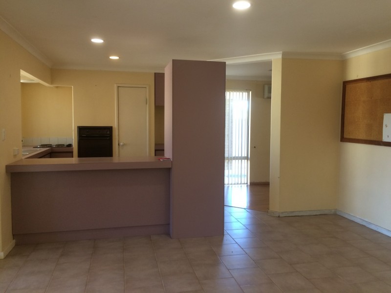 4 The Ramble, Parmelia WA 6167